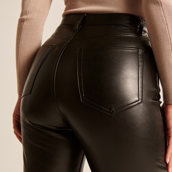 Abercrombie & Fitch Curve Love 90s Straight Ultra High Rise Vegan Leather Pants - Picture 2 of 7